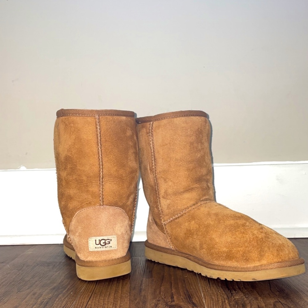 Super comfortable Ugg Boots, wore less than five times